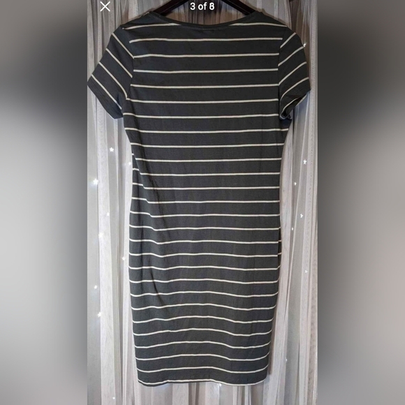 New H&M Gray & White Striped T-shirt Dress Size Medium New NWT Casual - Picture 3 of 3